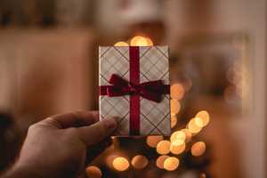 These Gift Cards Offer Best Value For Holiday Shoppers, New Study Finds