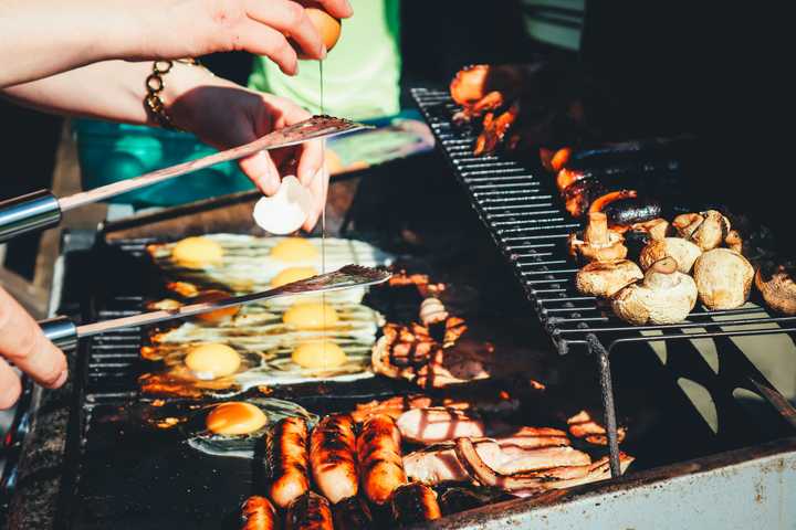 Poll Reveals How Americans Celebrate Summer, How Often They Grill