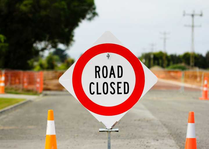 The New York State Department of Transportation( (DOT)  is advising motorists in Rockland to expect the roadway  to close in both directions in Clarkstown.