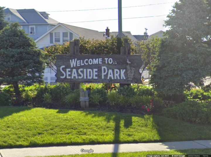 The sign welcoming people to Seaside Park, NJ.