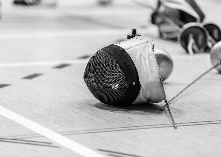 Fencing helmet