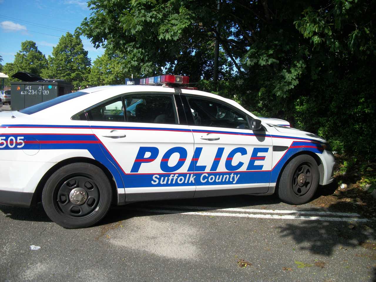 Teen Pedestrian Badly Injured Crossing Busy Mount Sinai Road After Midnight: Cops