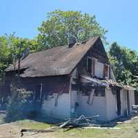 Heroic Neighbor Uses Ladder To Rescue Maryland Man Trapped On Roof In House Fire