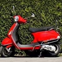 <p>A scooter.&nbsp;</p>