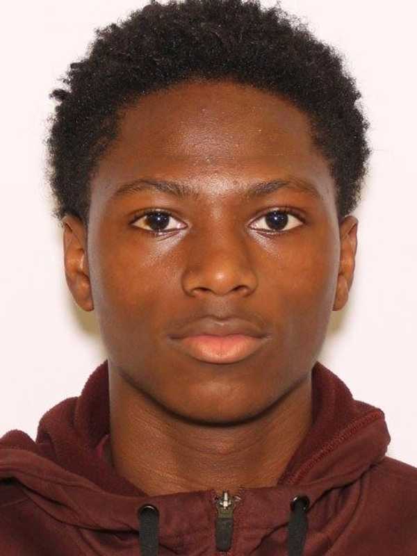 High School Student Wanted In Connection To Mall Murder Of Maryland Teen, Police Say